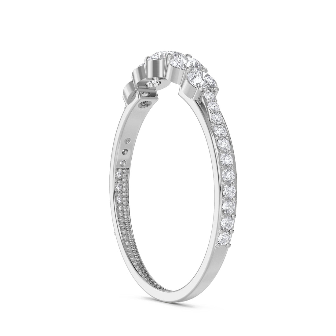 Diamond Graduated Cluster Band Ring with Round Brilliant Diamonds (Silver)